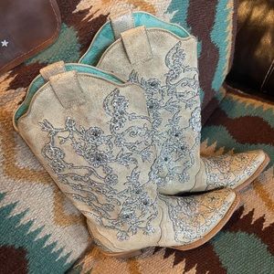 New Women's Corral C3356